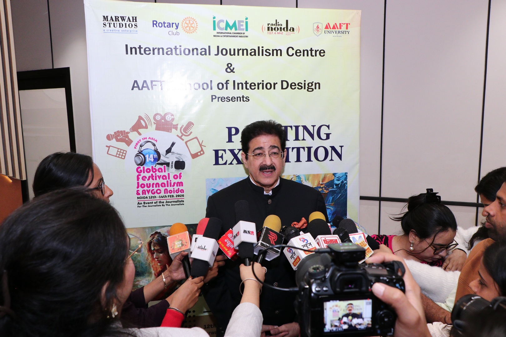 Media interaction with international delegates