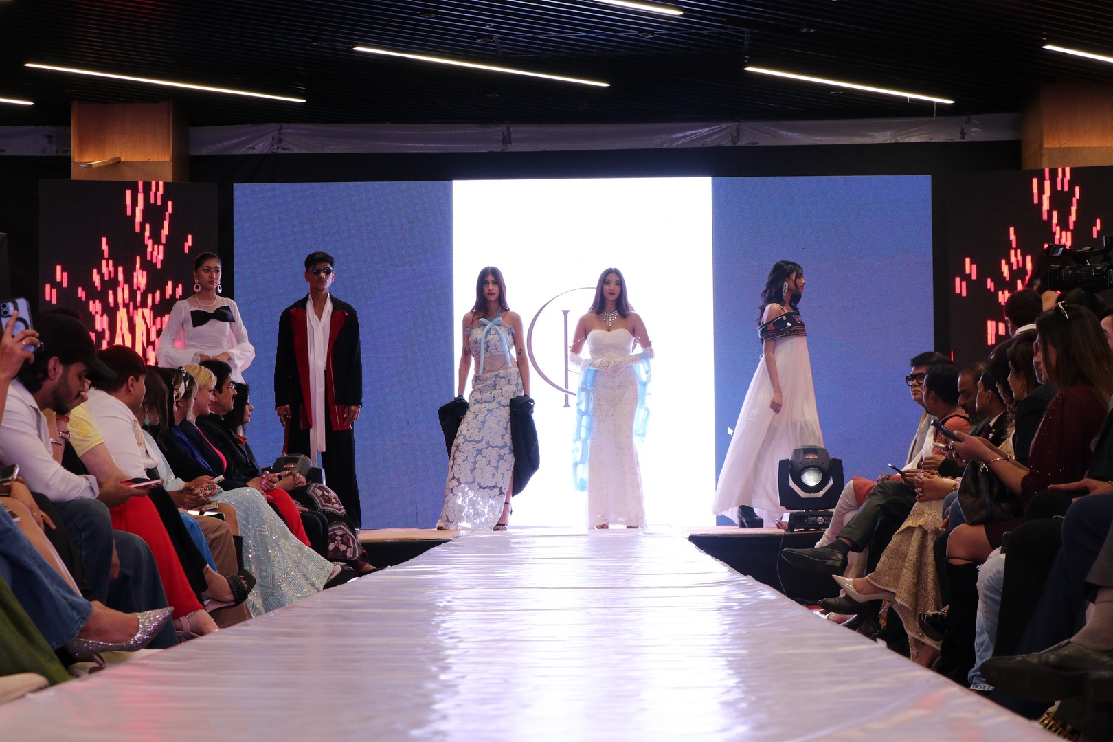 Fashion show moment 16