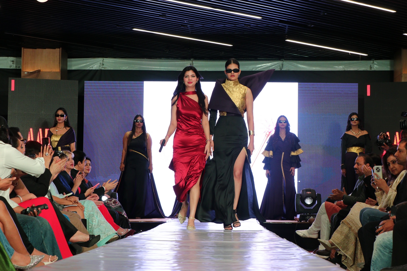 Fashion show moment 4