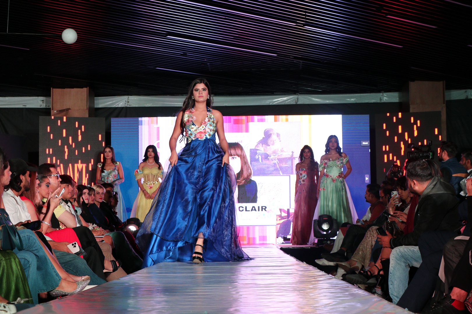 Fashion show moment 15