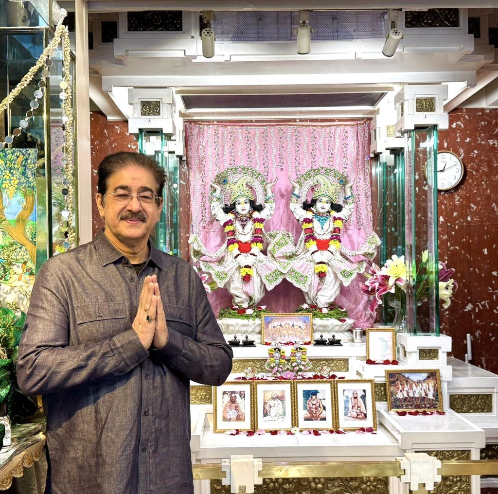 Dr. Sandeep Marwah Visits ISKCON Temple in Hong Kong — Offers Prayers for Peace and Global Harmony
